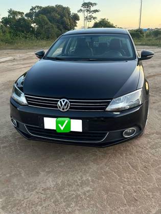 VOLKSWAGEN JETTA 2.0 COMFORTLINE FLEX 4P MANUAL